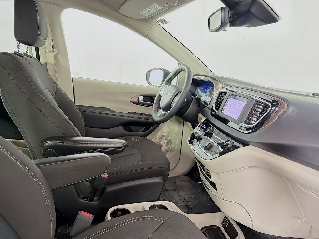 Used 2023 Chrysler Voyager Van
