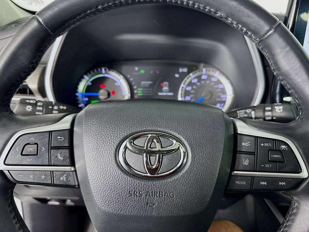 Used 2023 Toyota Highlander Hybrid SUV