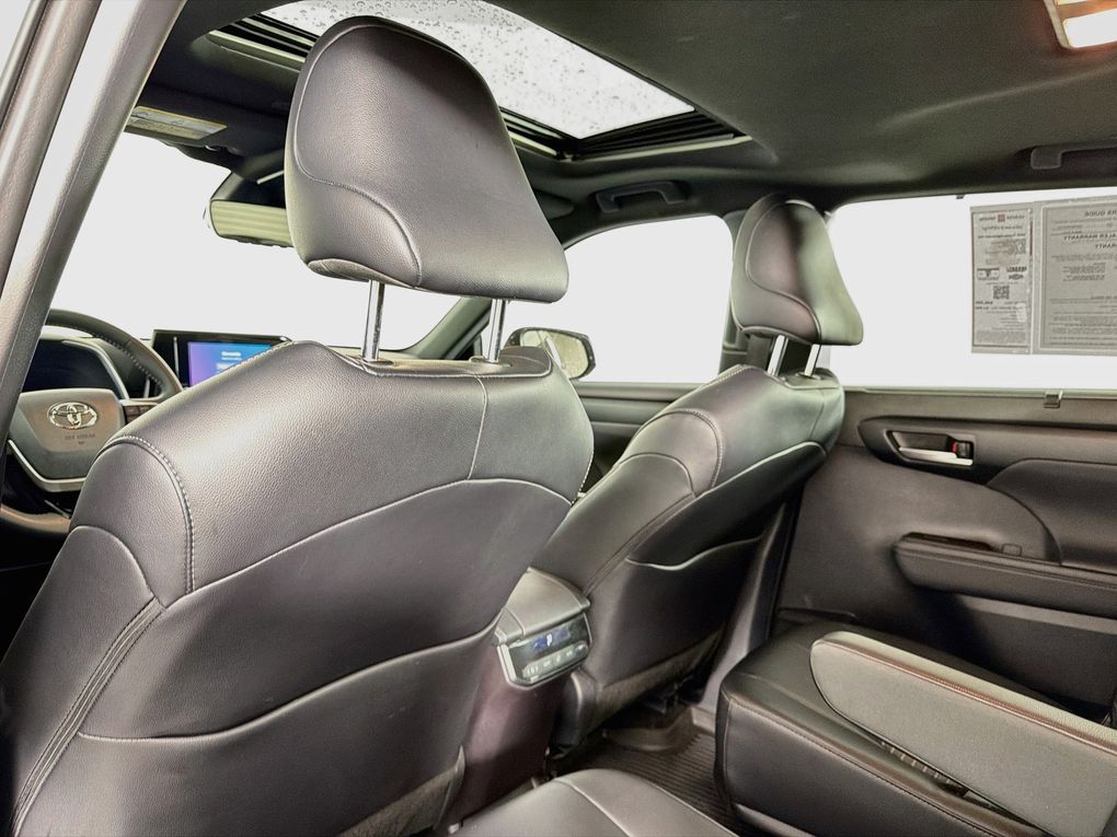 Used 2025 Toyota Highlander SUV