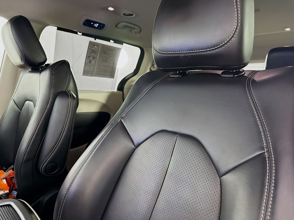 Used 2023 Chrysler Pacifica Van