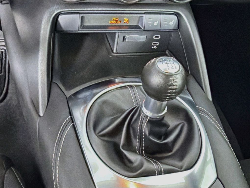 Used 2025 Mazda MX-5 Miata Convertible