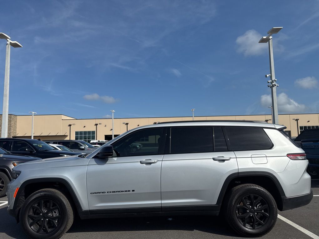 Used 2025 Jeep Grand Cherokee L SUV