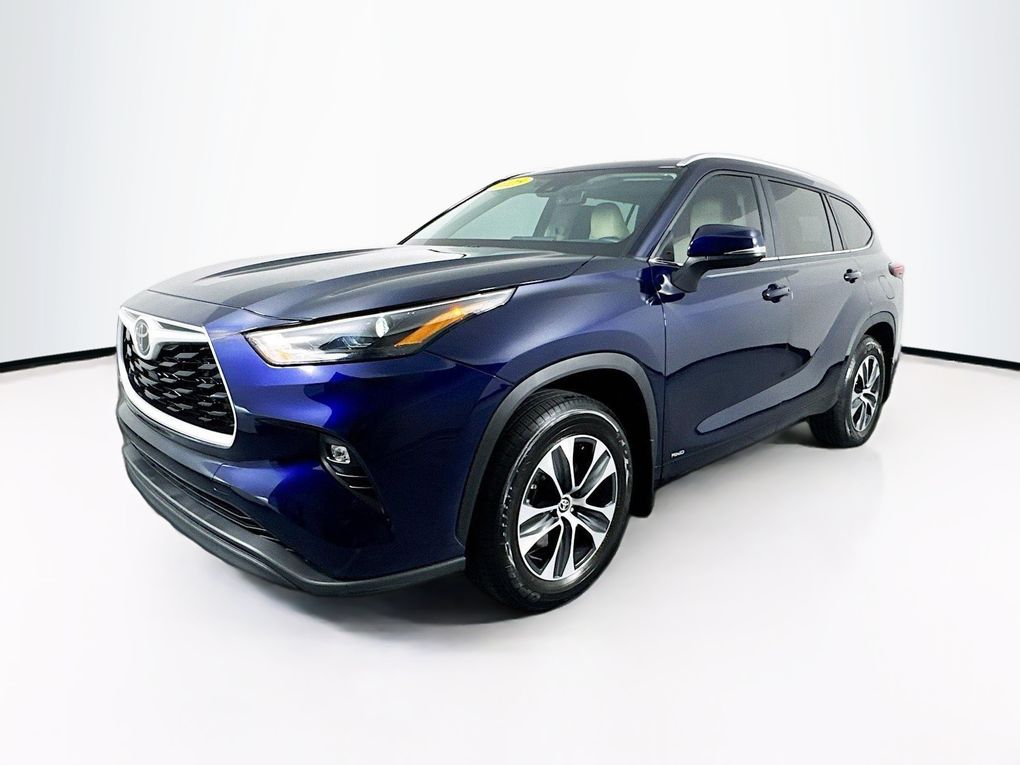 Used 2025 Toyota Highlander Hybrid SUV