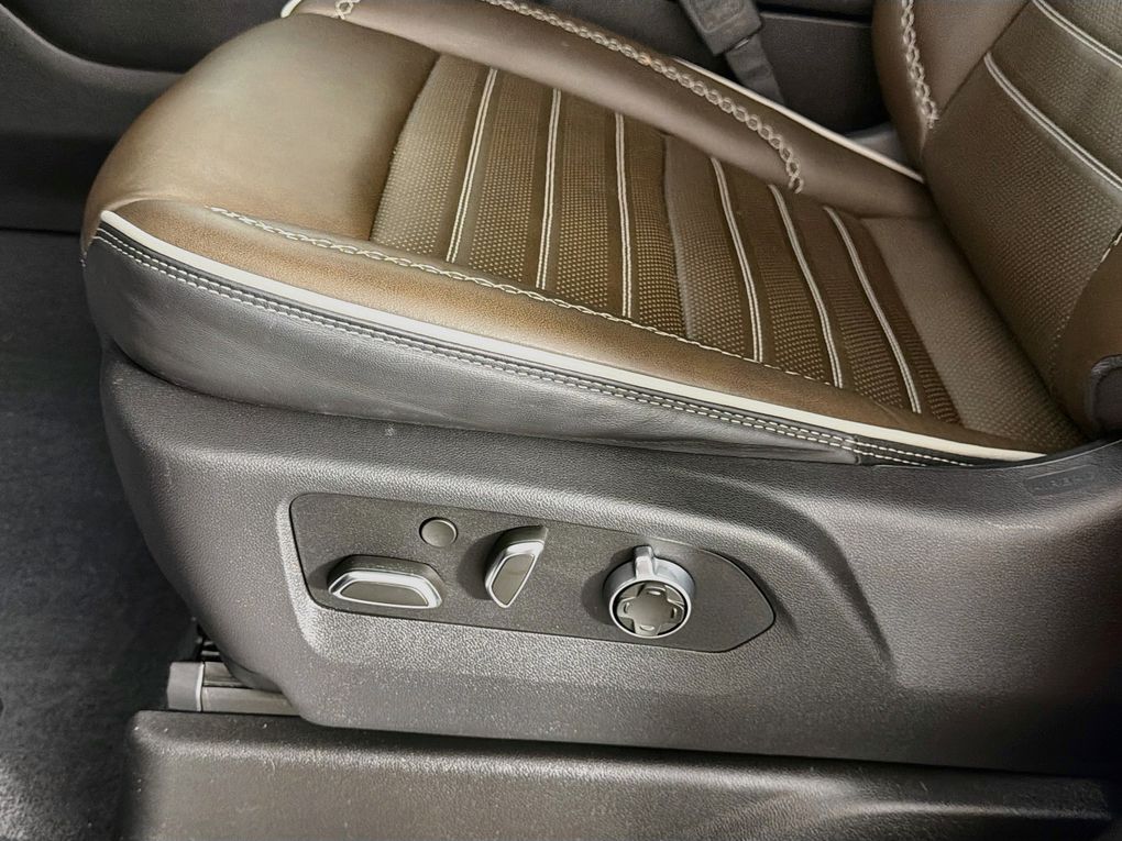 Used 2025 GMC Yukon XL SUV