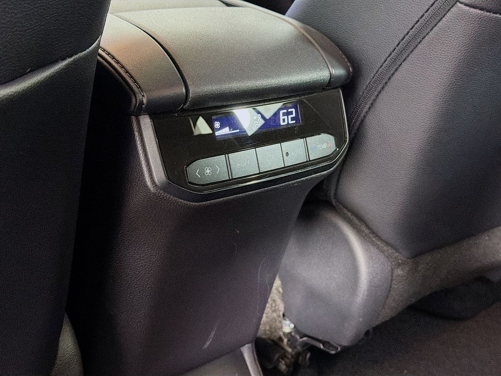 Used 2025 Toyota Highlander SUV