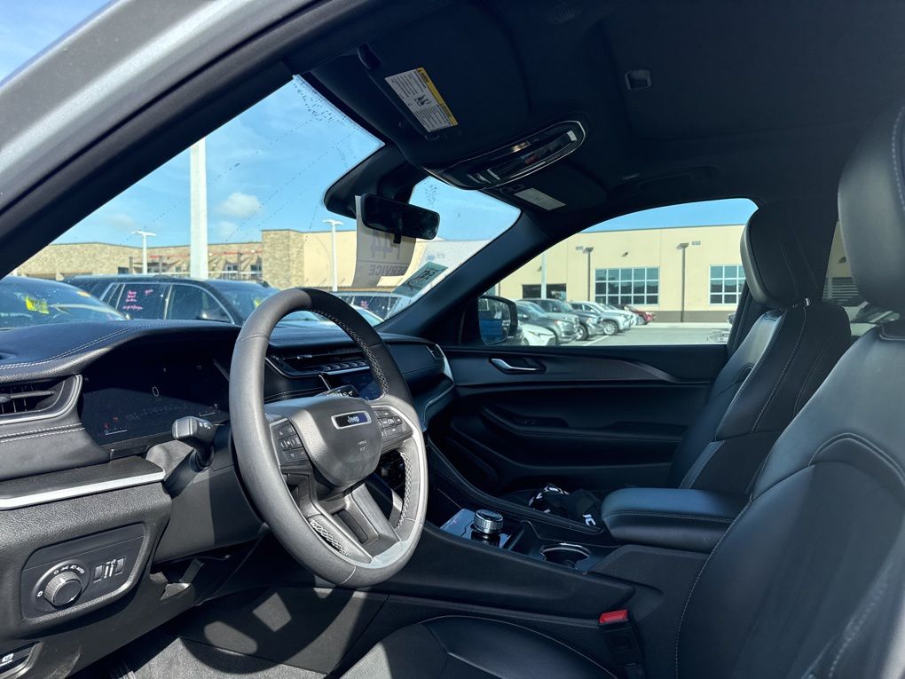 Used 2025 Jeep Grand Cherokee L SUV