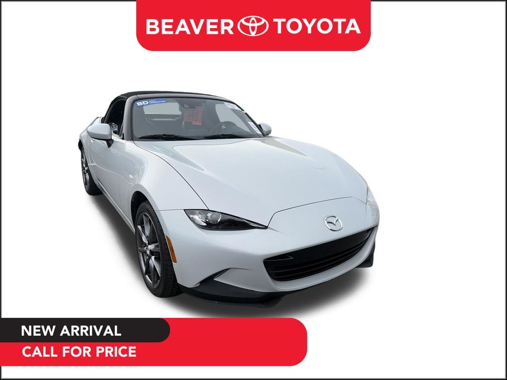 Ceramic Metallic 2016 Mazda MX-5 Miata Convertible Rear-Wheel Drive 6-Speed Manual