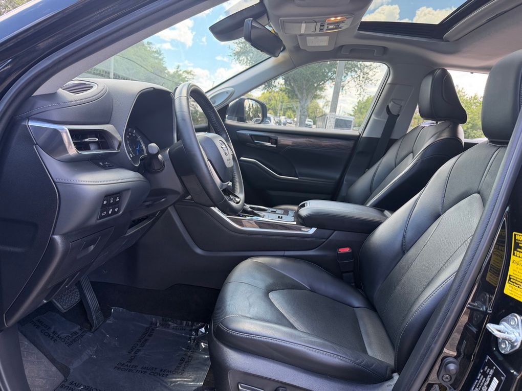 Used 2022 Toyota Highlander Hybrid SUV