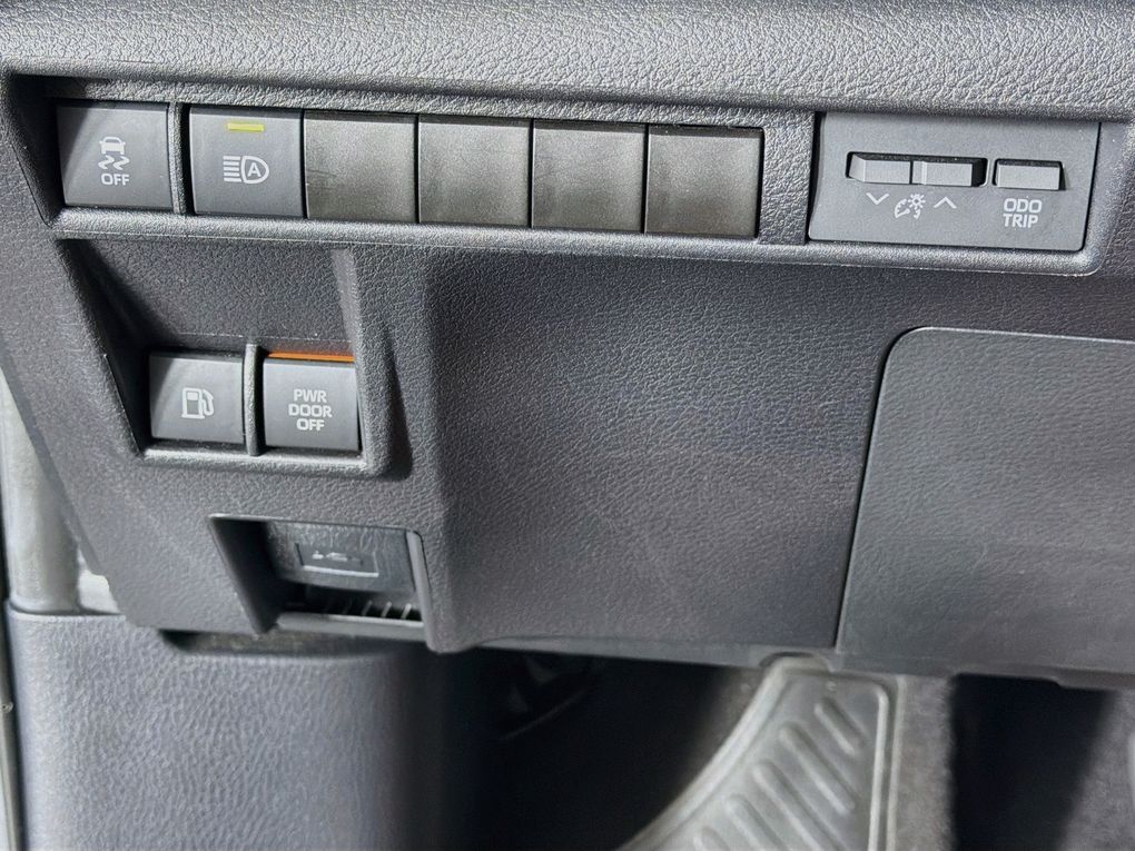 Used 2025 Toyota Sienna Van