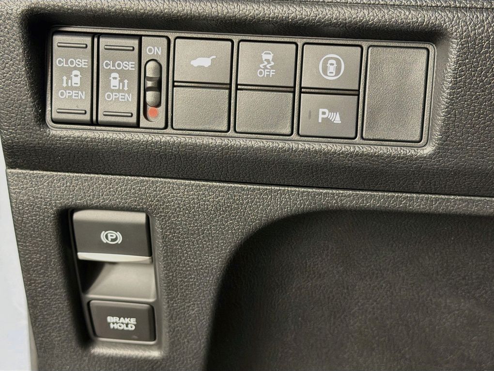 Used 2024 Honda Odyssey Van