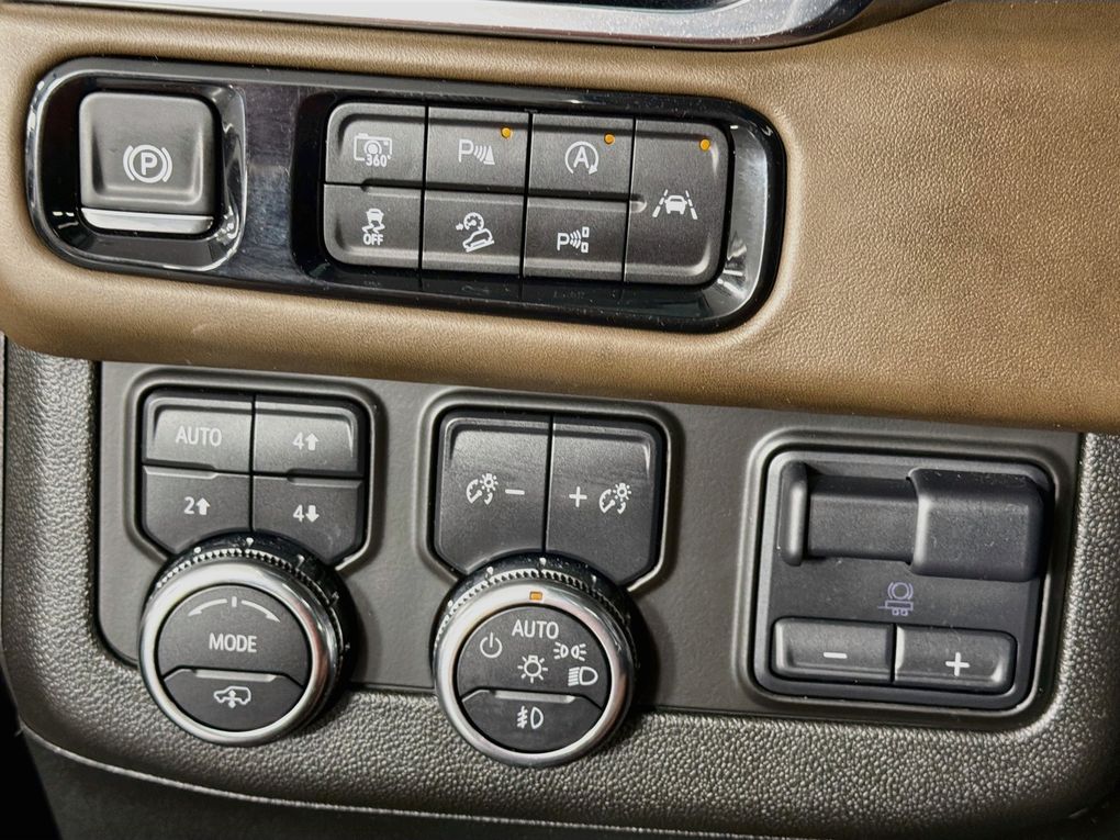 Used 2025 GMC Yukon XL SUV