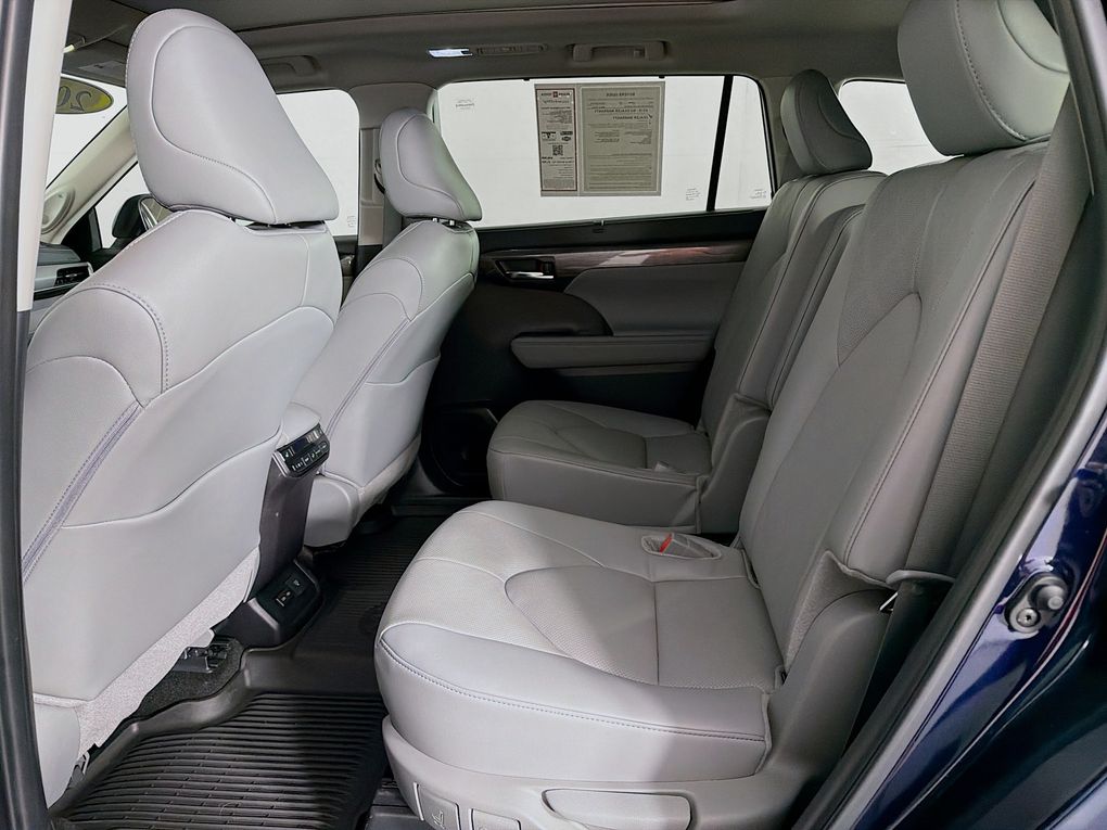 Used 2024 Toyota Highlander SUV
