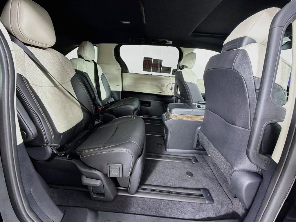 New 2026 Toyota Sienna Van