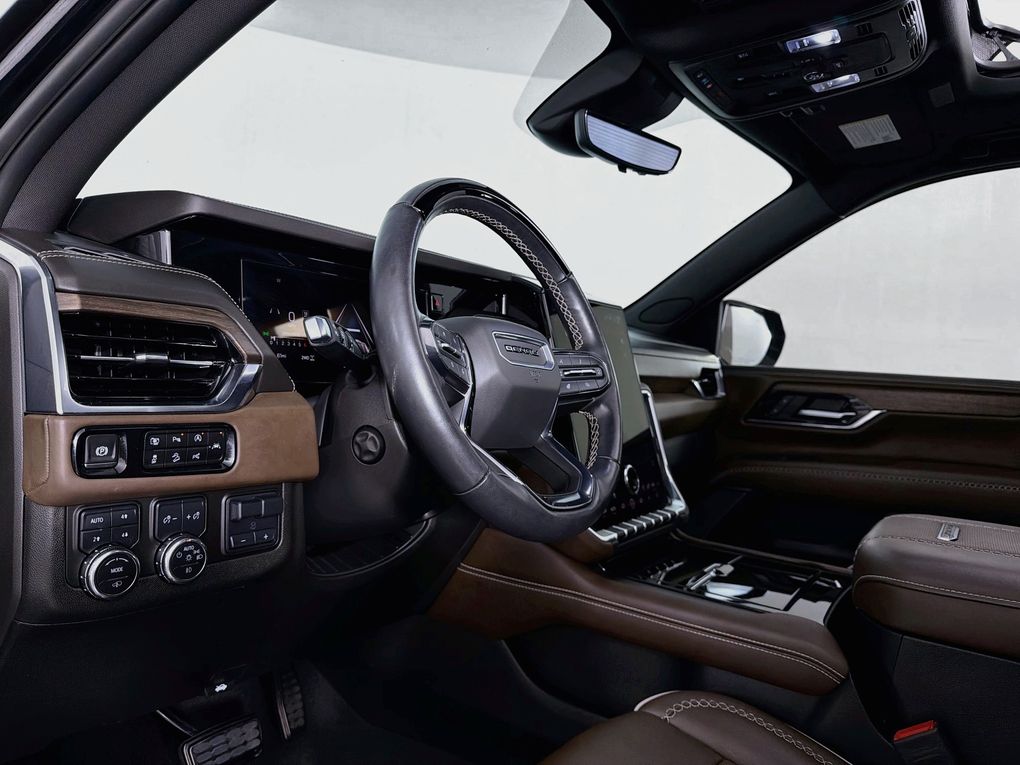 Used 2025 GMC Yukon XL SUV