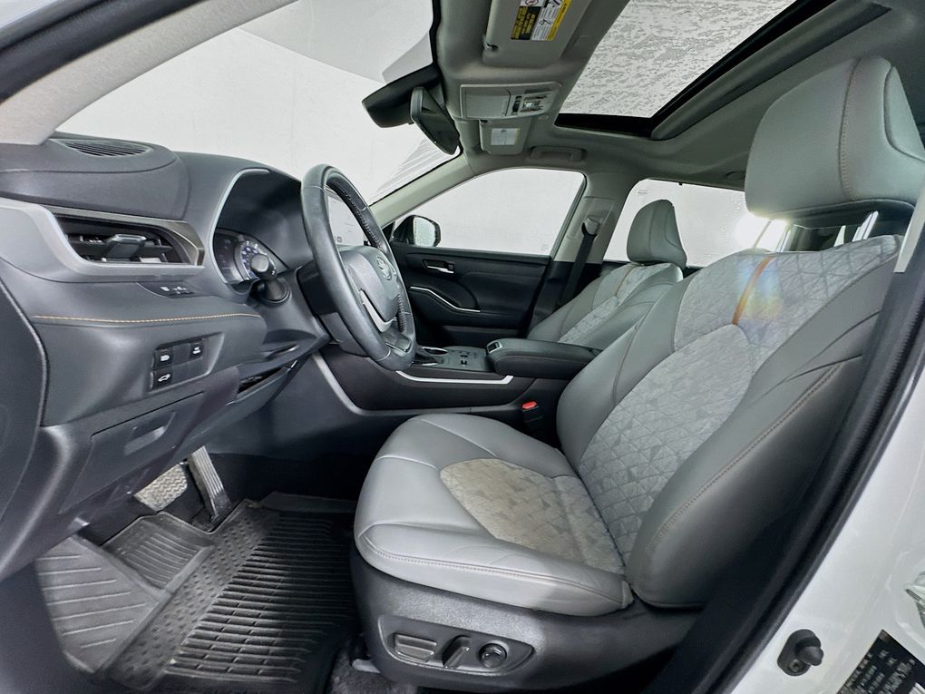 Used 2023 Toyota Highlander Hybrid SUV