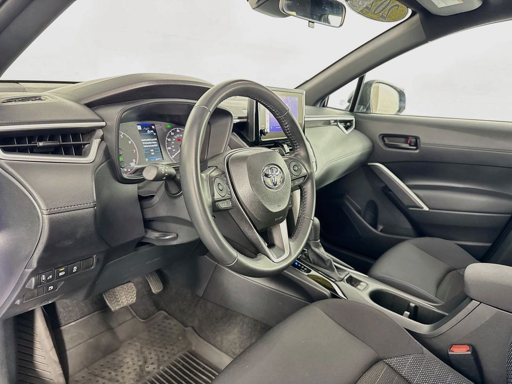 Used 2025 Toyota Corolla Cross SUV