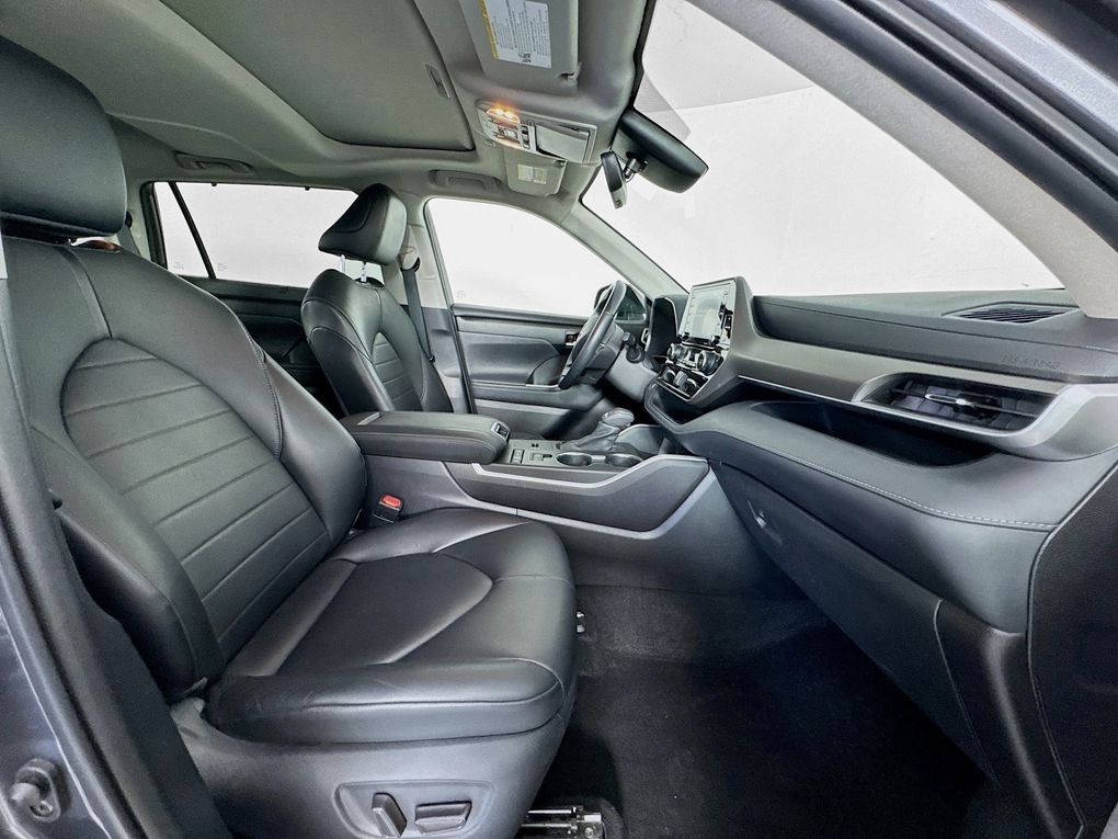 Used 2021 Toyota Highlander SUV
