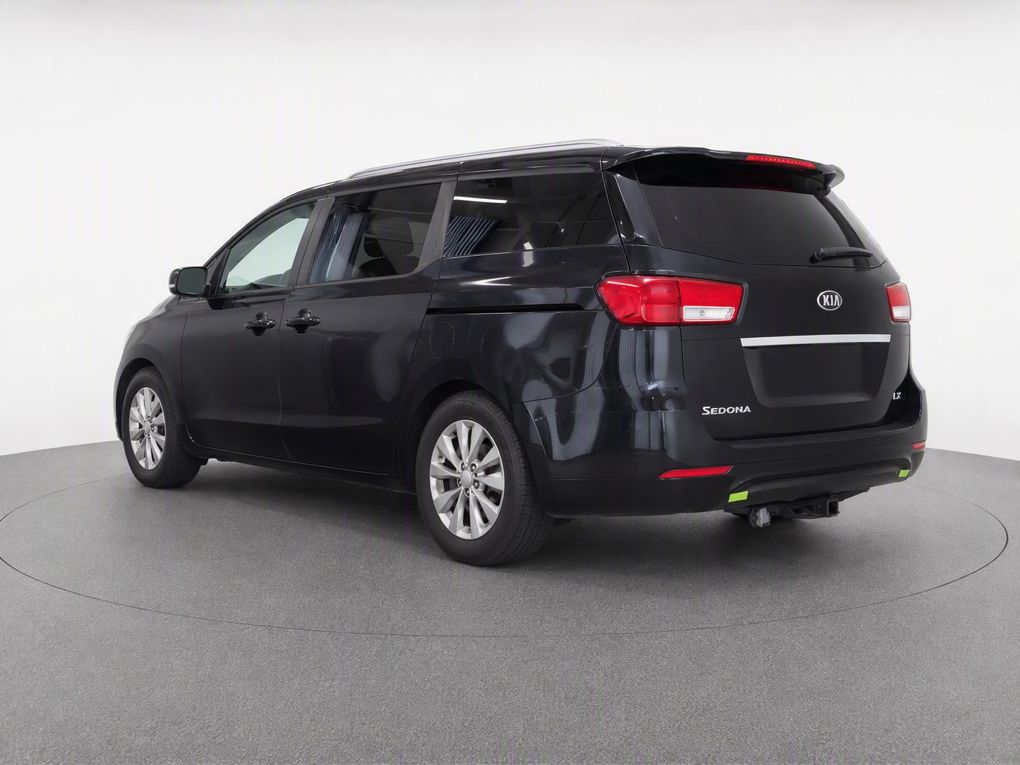Used 2017 Kia Sedona Van