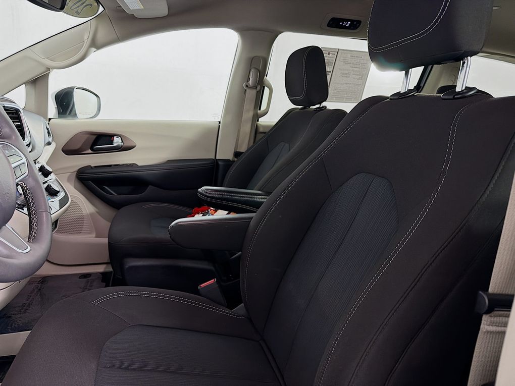 Used 2023 Chrysler Voyager Van