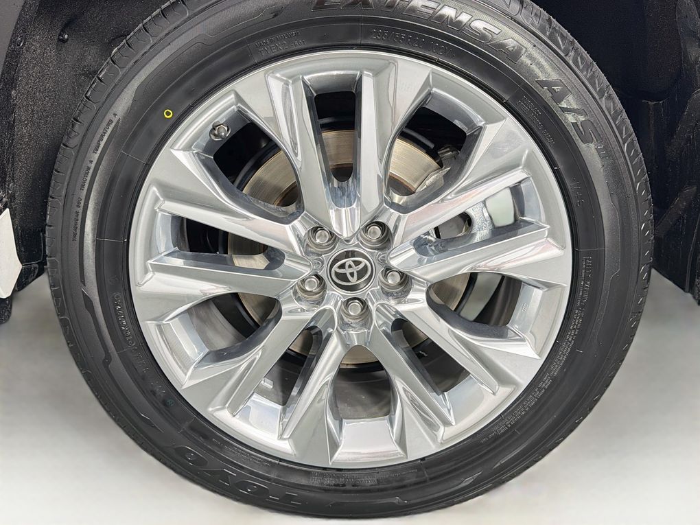 Used 2023 Toyota Highlander SUV