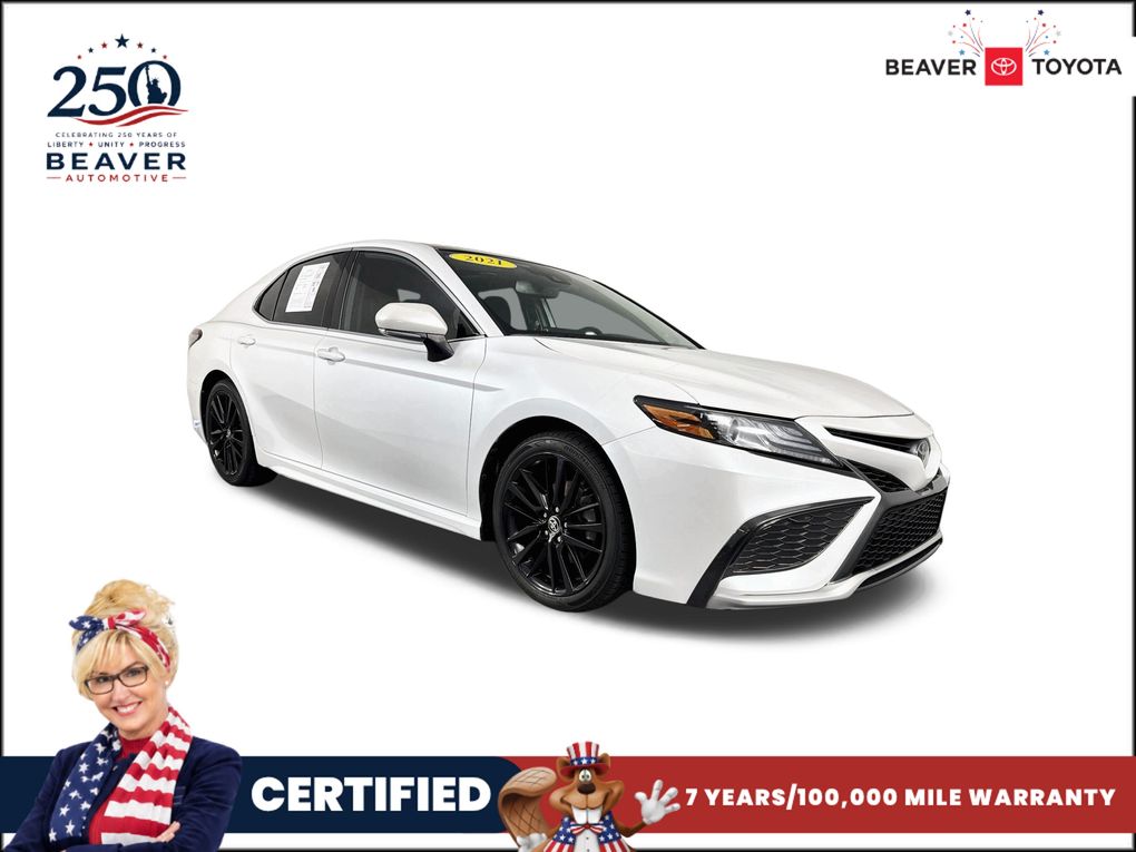 White (Wind Chill Pearl) 2021 Toyota Camry Sedan Front-Wheel Drive 8-Speed Automatic