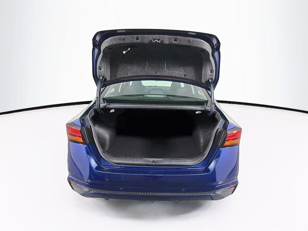 Used 2024 Nissan Altima Sedan