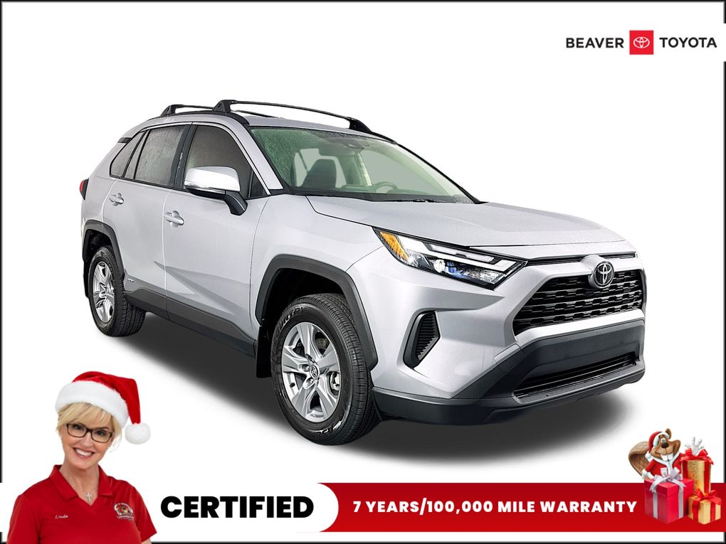2025 Toyota RAV4 LE's photo