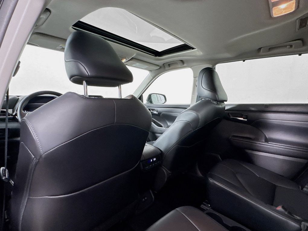 Used 2021 Toyota Highlander SUV