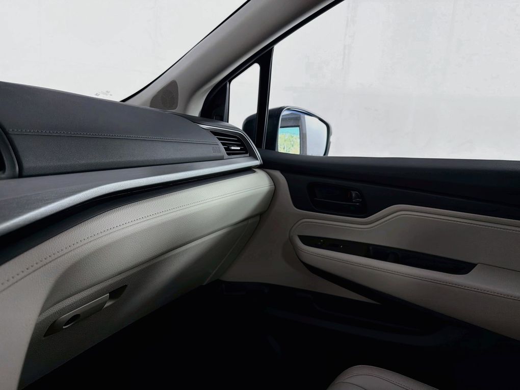 Used 2025 Honda Odyssey Van