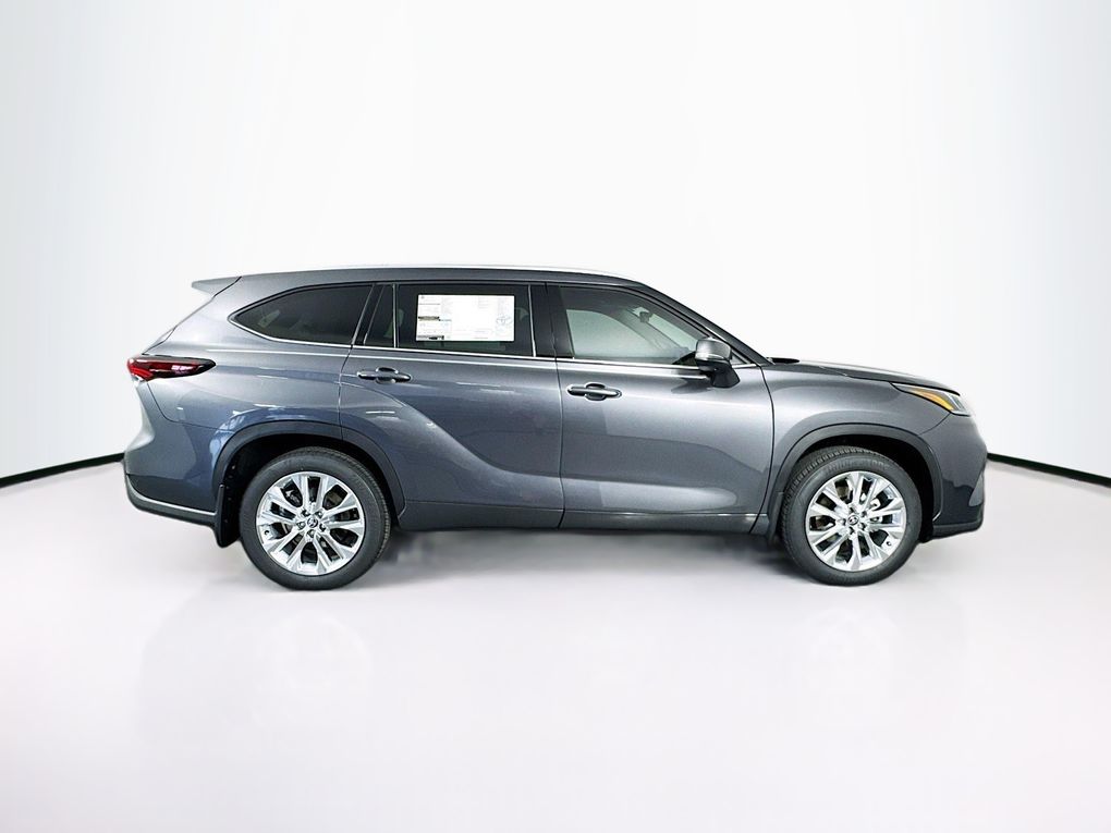 Used 2025 Toyota Highlander SUV