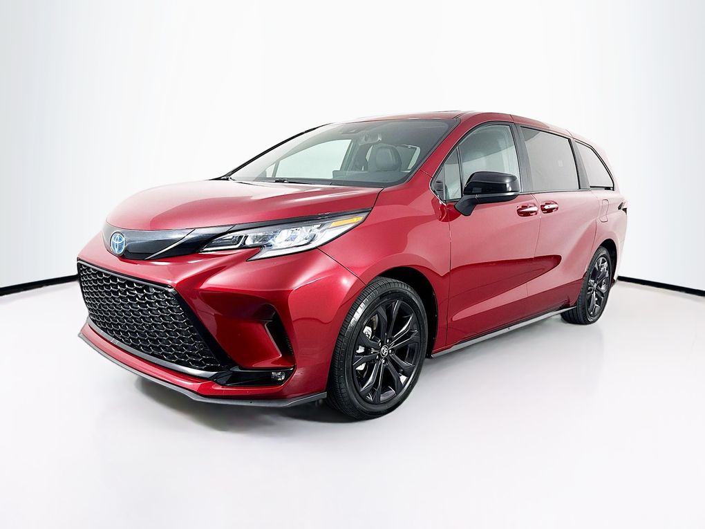 Used 2025 Toyota Sienna Van