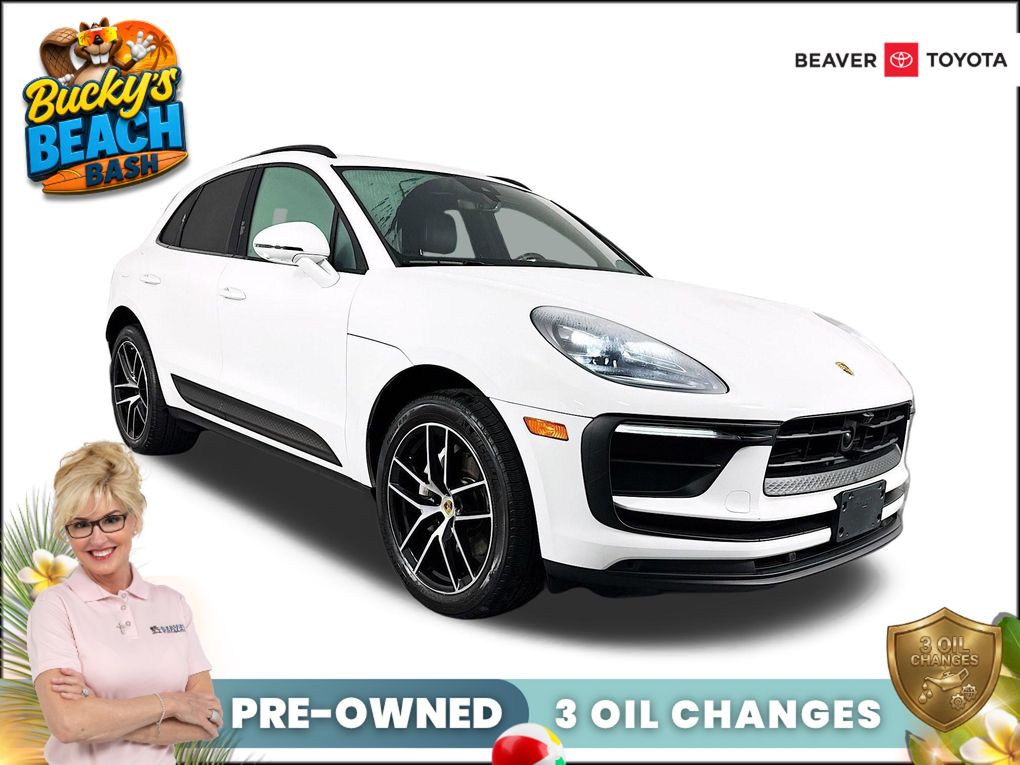 2022 Porsche Macan -'s photo