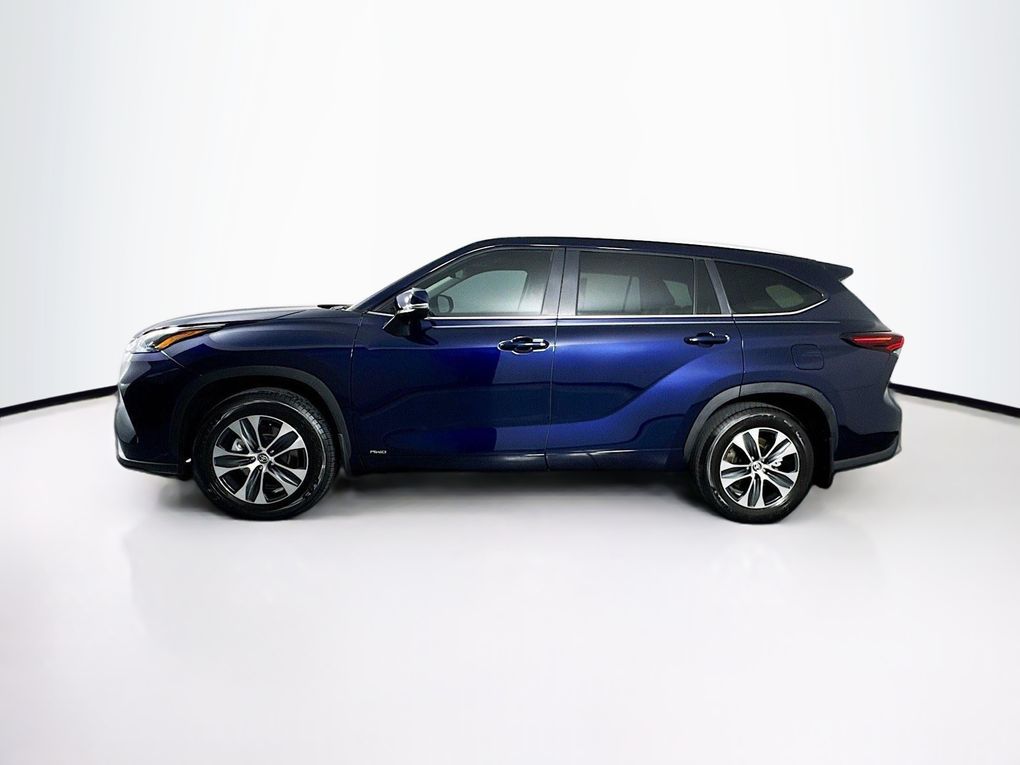 Used 2025 Toyota Highlander Hybrid SUV