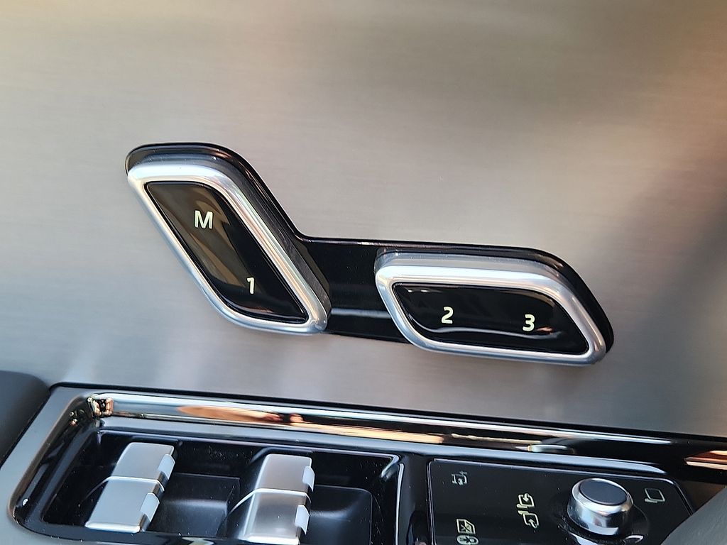 2025 Land Rover Range Rover Sport  22