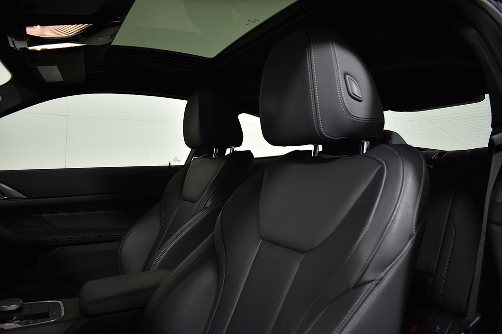 Thumbnail: 2024 BMW 4 Series - 16