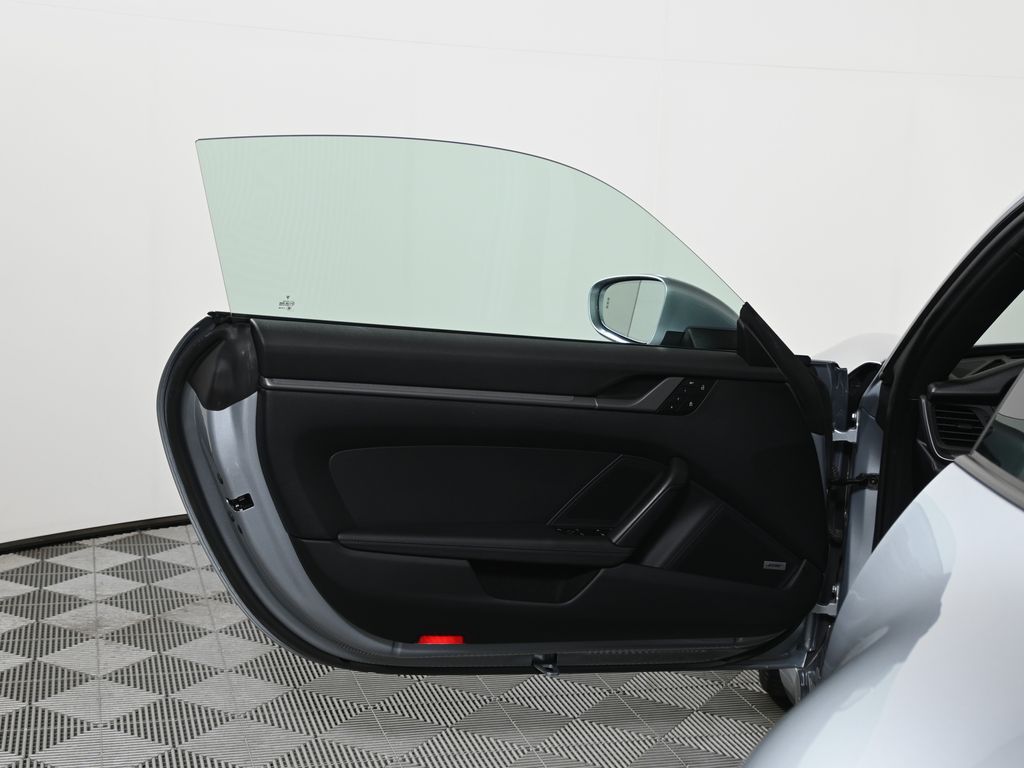 Thumbnail: 2022 Porsche 911 - 32