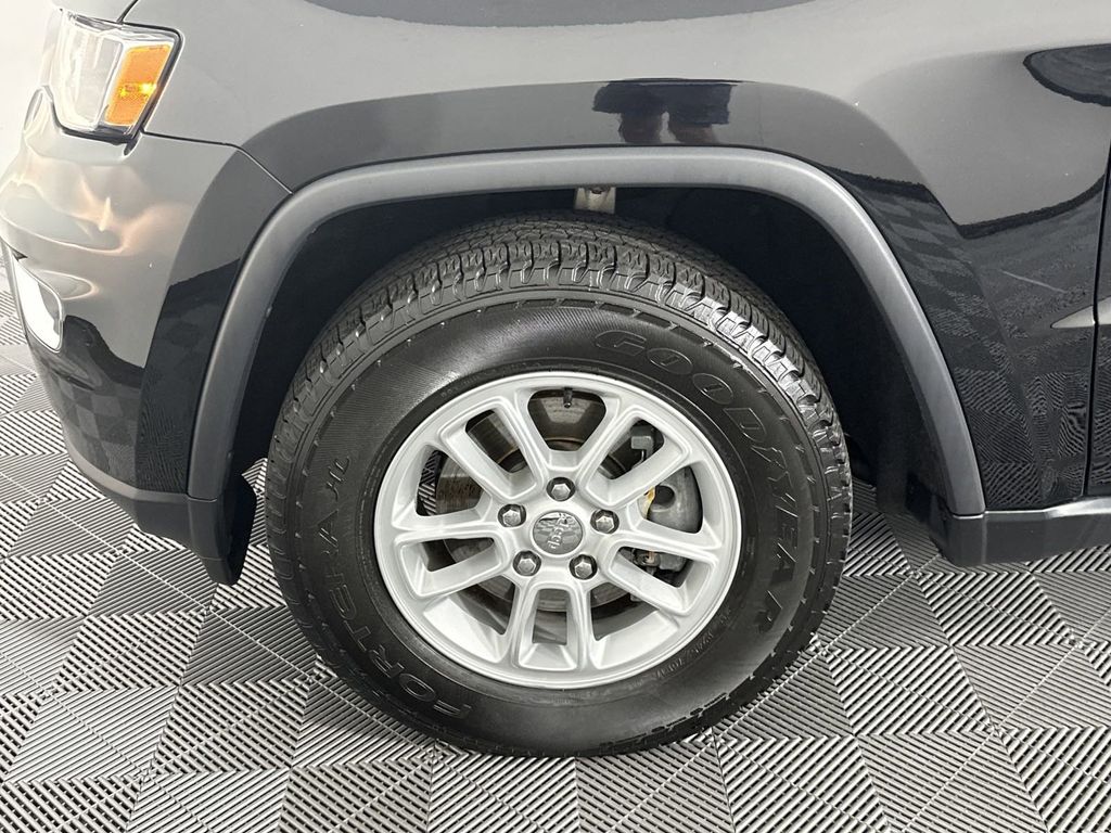 2018 Jeep Grand Cherokee Laredo 10