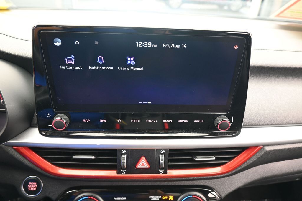 Used 2024 Snow White Pearl Kia GT-Line image 23