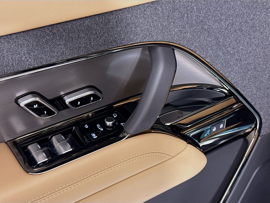Thumbnail: 2026 Land Rover Range Rover Sport - 25