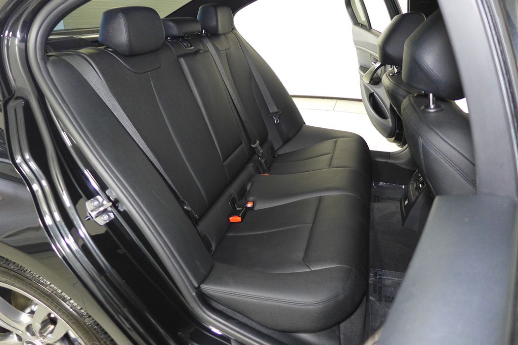 Thumbnail: 2015 BMW 3 Series - 20