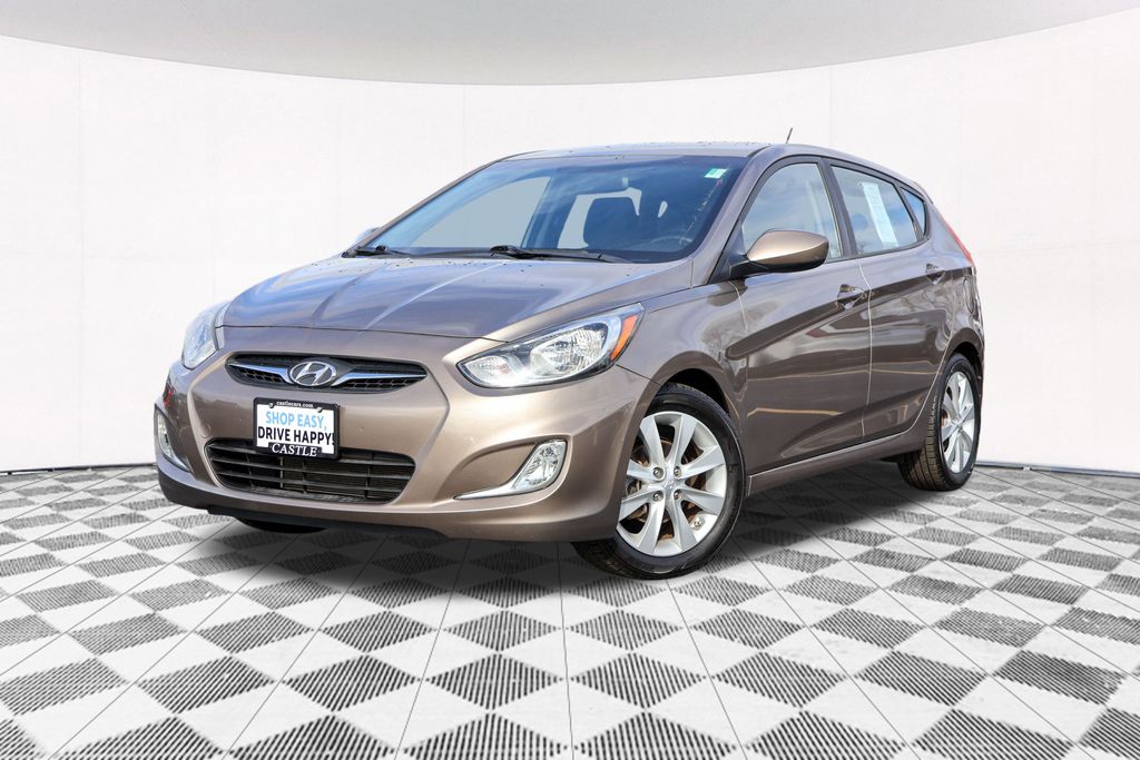 2012 Hyundai Accent SE 2