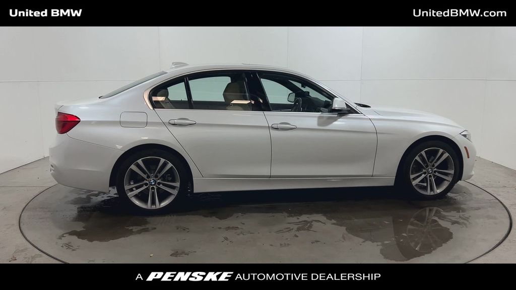 2017 BMW 3 Series 330i 9