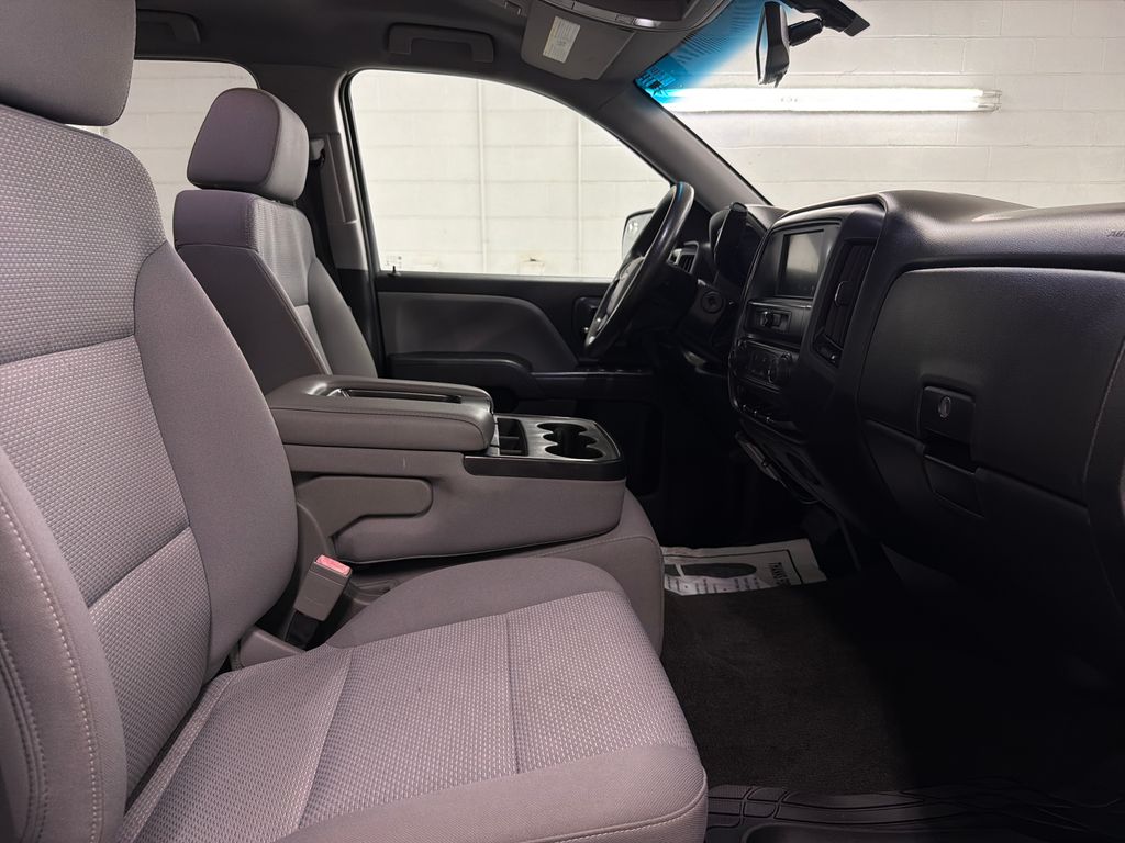 Used 2018 Silver Chevrolet Custom image 24