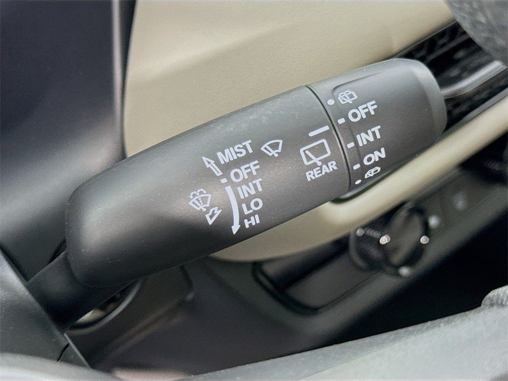 2025 Honda HR-V LX photo
