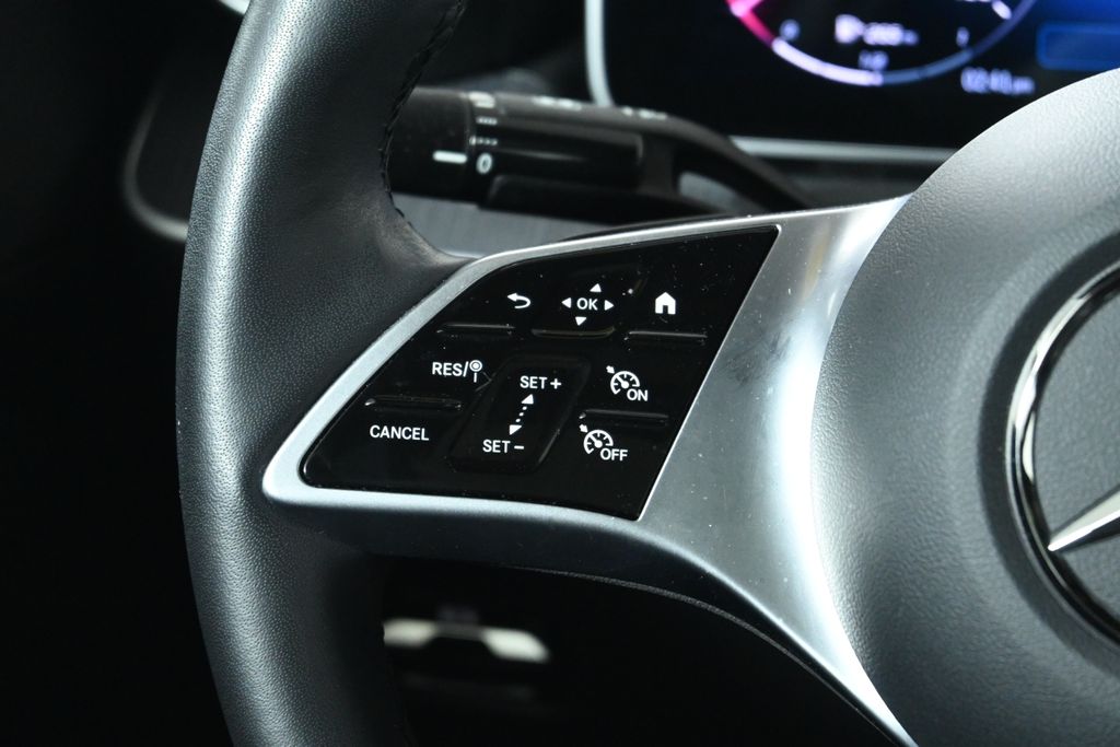 Thumbnail: 2025 Mercedes-Benz C-Class - 18