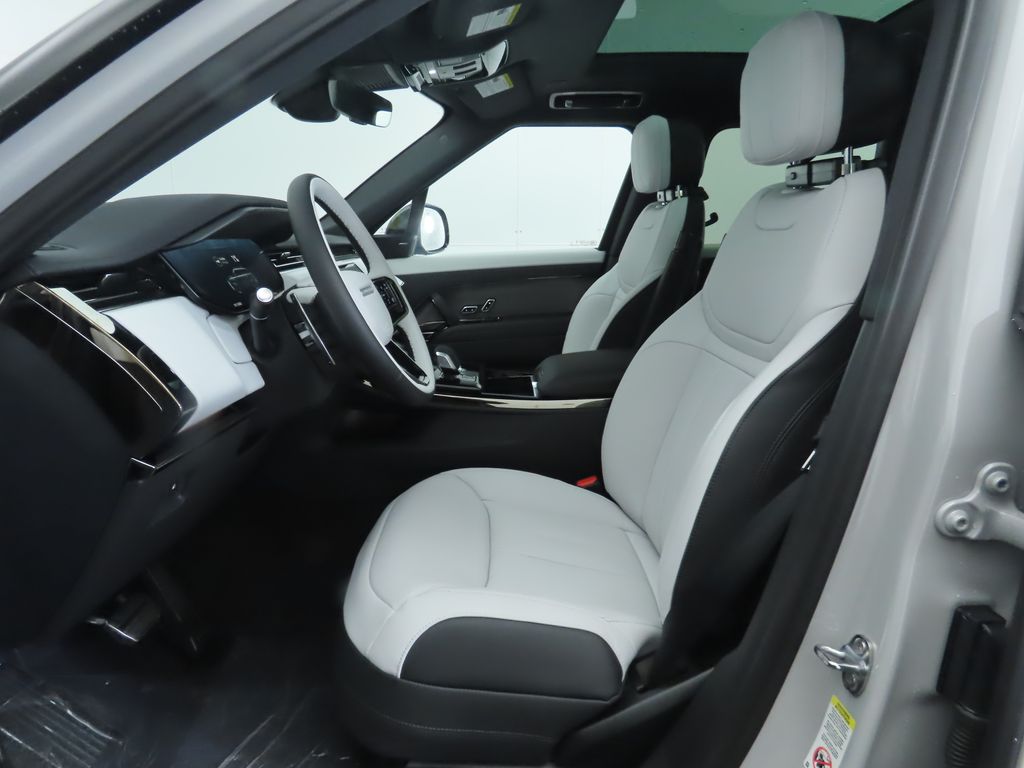 Thumbnail: 2025 Land Rover Range Rover Sport - 21