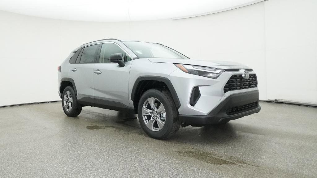2025 Toyota RAV4 LE 10