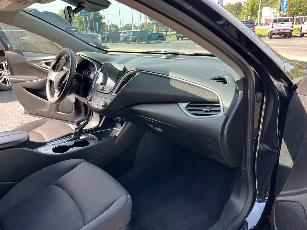 Used 2023 Gray Chevrolet LT image 30