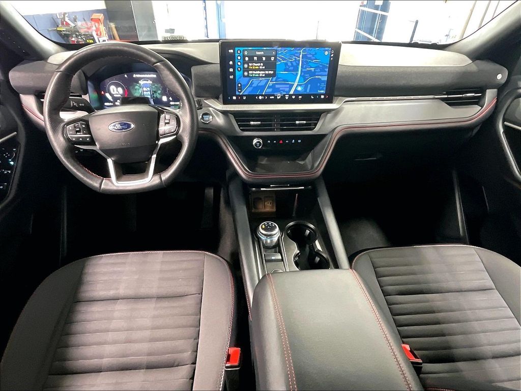 2025 Ford Explorer — photo 22