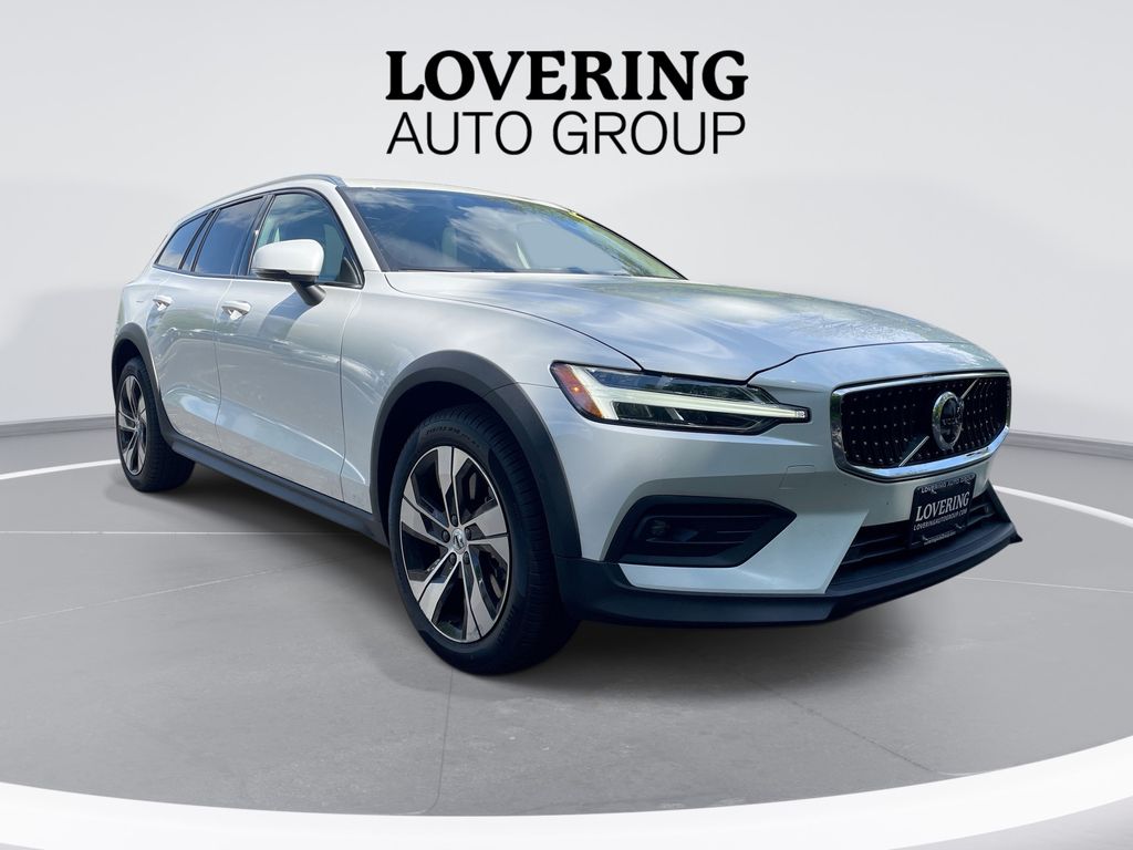 Crystal White 2025 Volvo V60 Cross Country B5 Plus AWD Wagon All-Wheel Drive Automatic